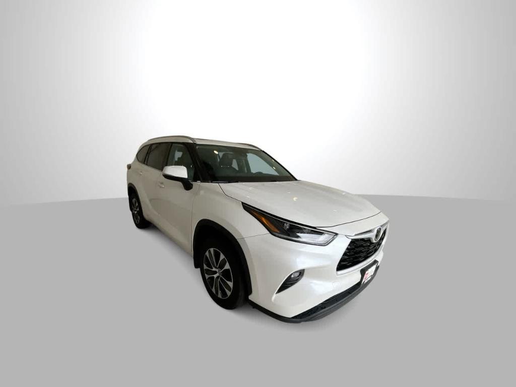 used 2021 Toyota Highlander car, priced at $37,679