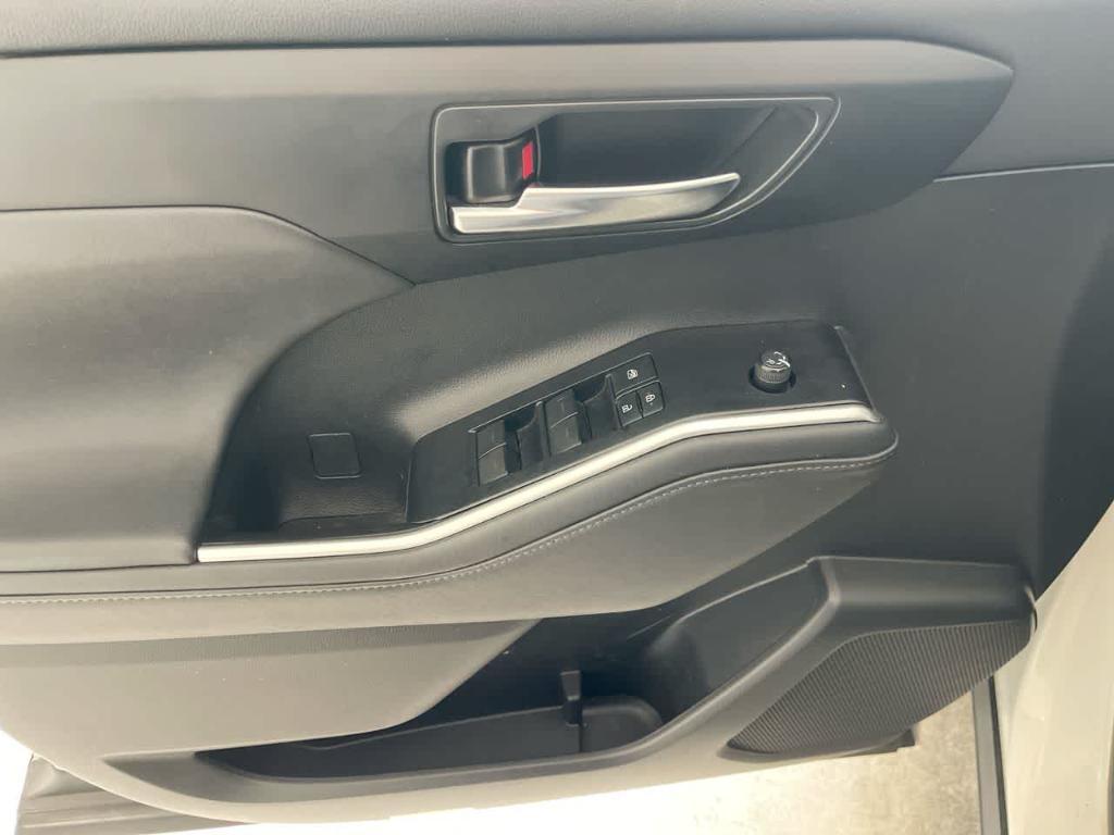 used 2021 Toyota Highlander car, priced at $37,679