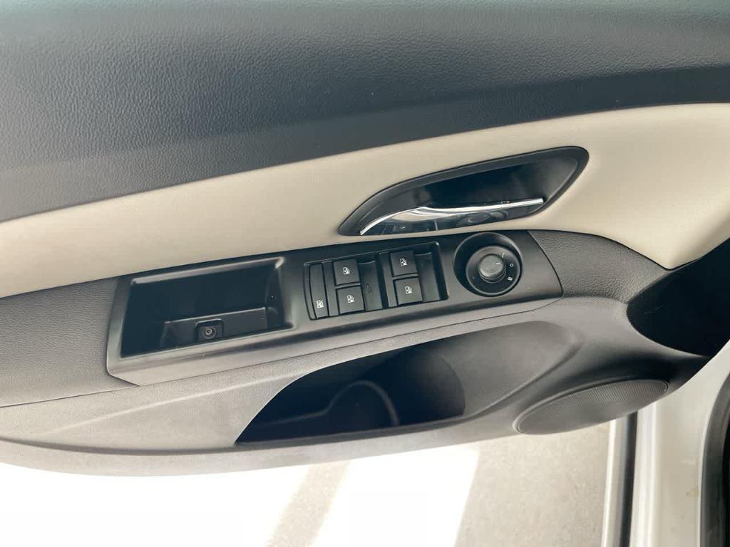 used 2014 Chevrolet Cruze car, priced at $8,919