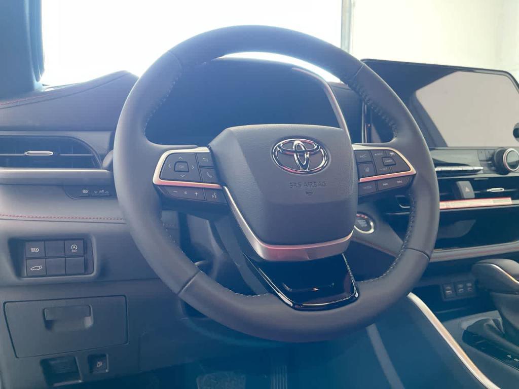new 2025 Toyota Highlander car, priced at $48,847