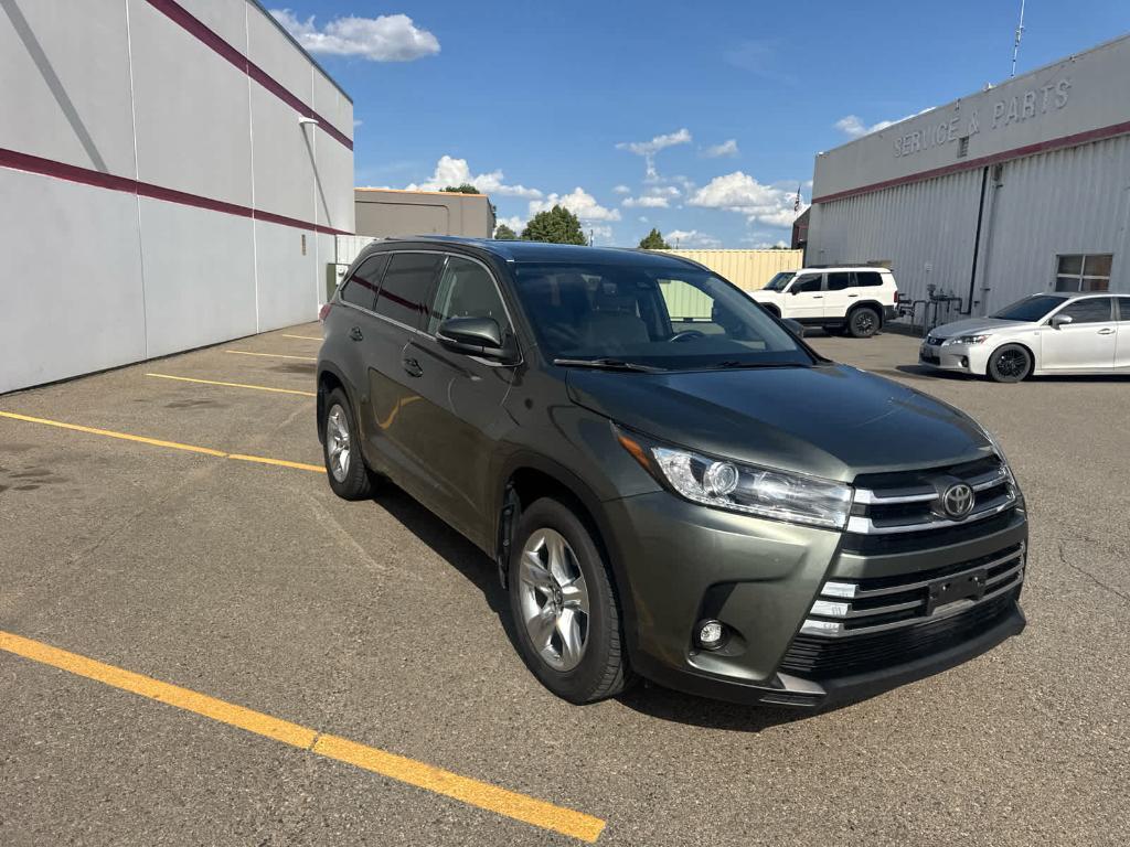 used 2019 Toyota Highlander car, priced at $27,751