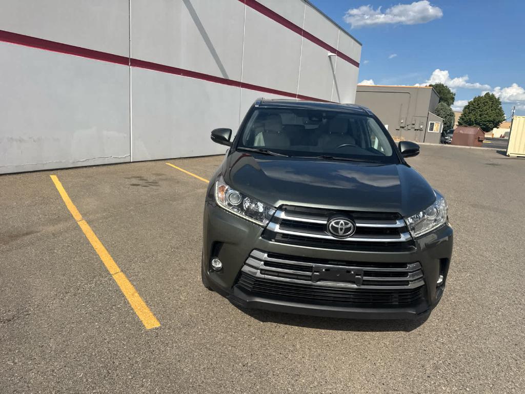 used 2019 Toyota Highlander car, priced at $27,751