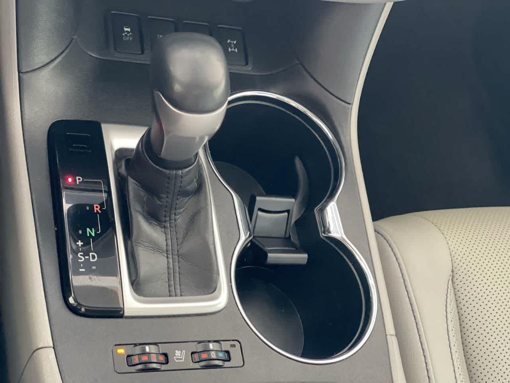 used 2019 Toyota Highlander car, priced at $27,751