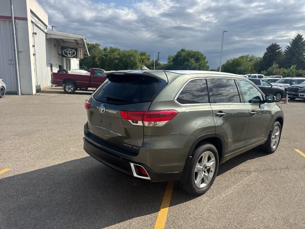 used 2019 Toyota Highlander car, priced at $27,751