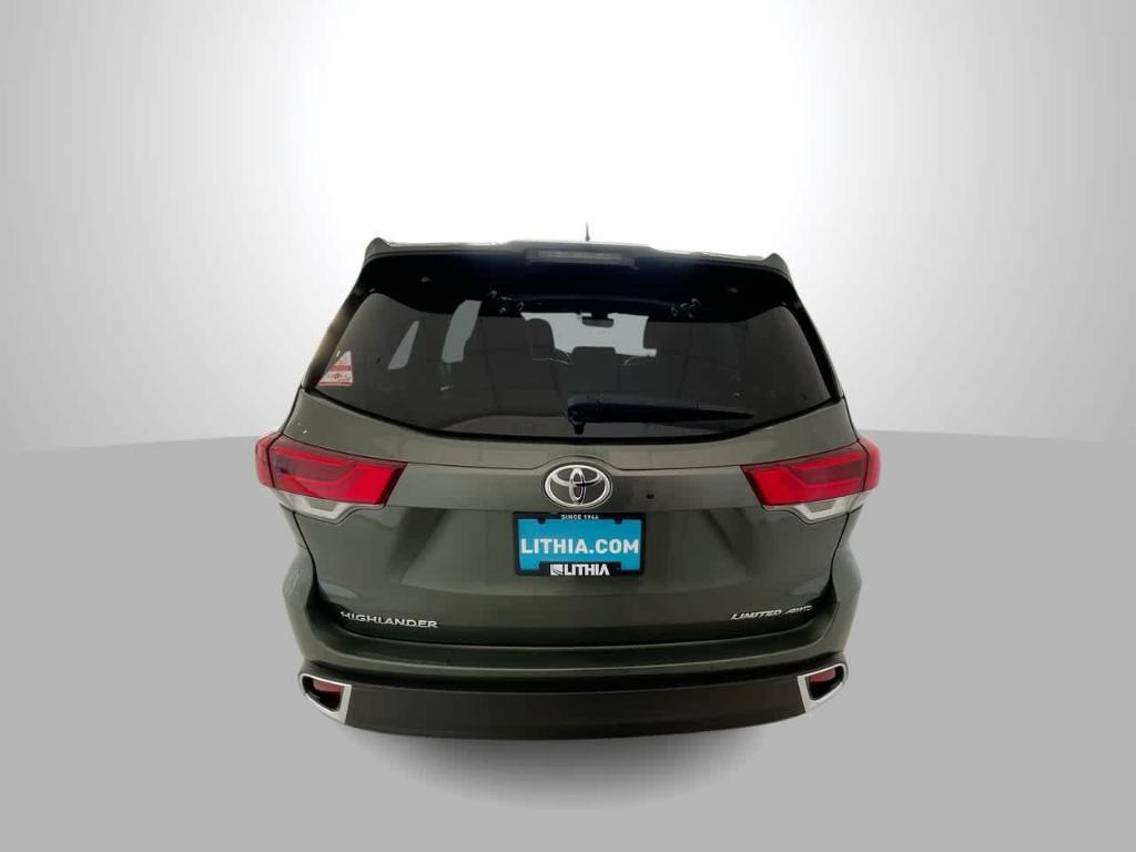 used 2019 Toyota Highlander car, priced at $27,751