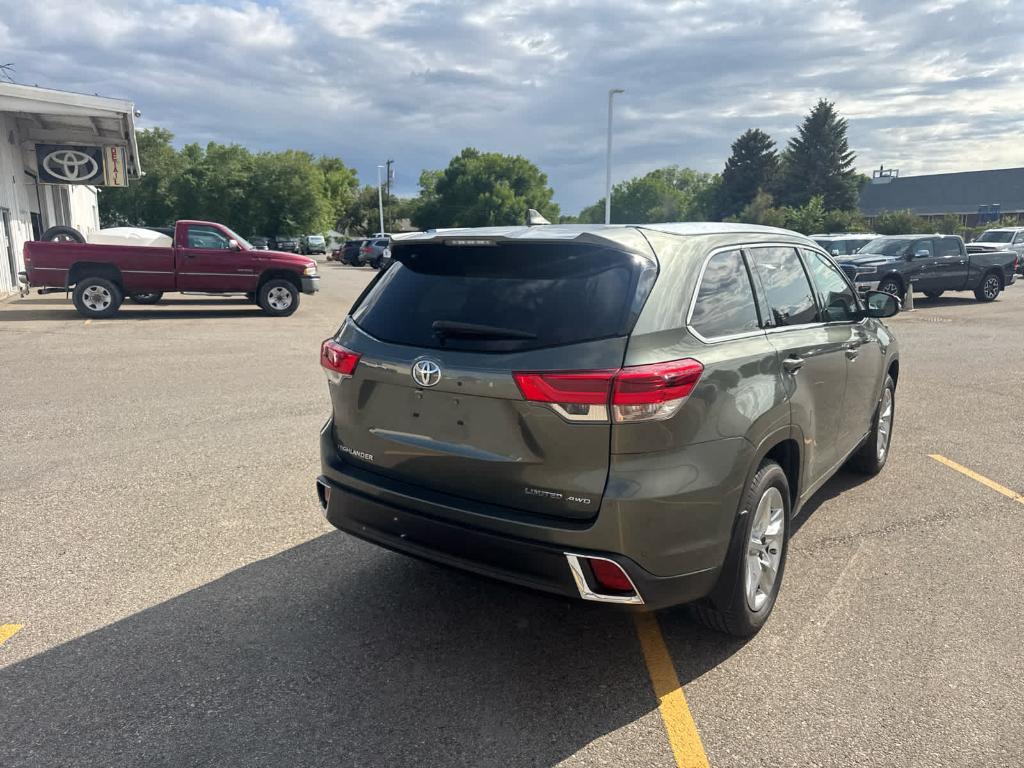 used 2019 Toyota Highlander car, priced at $27,751