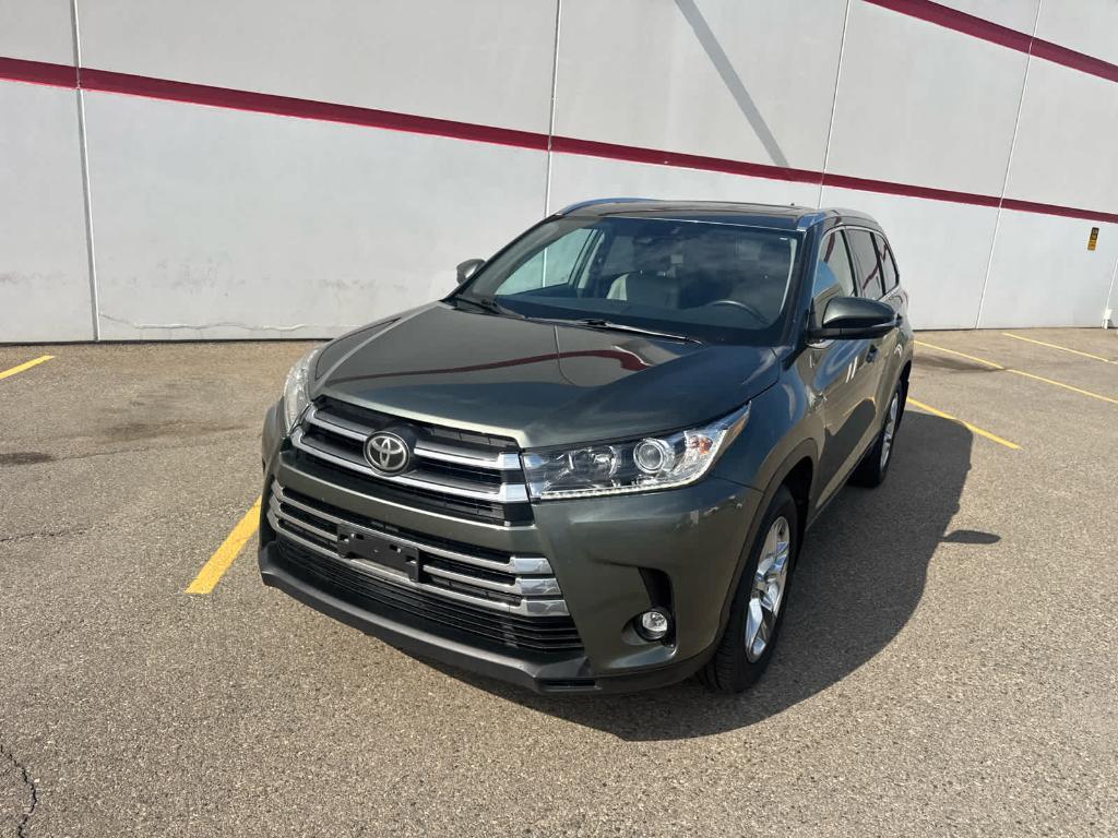 used 2019 Toyota Highlander car, priced at $27,751