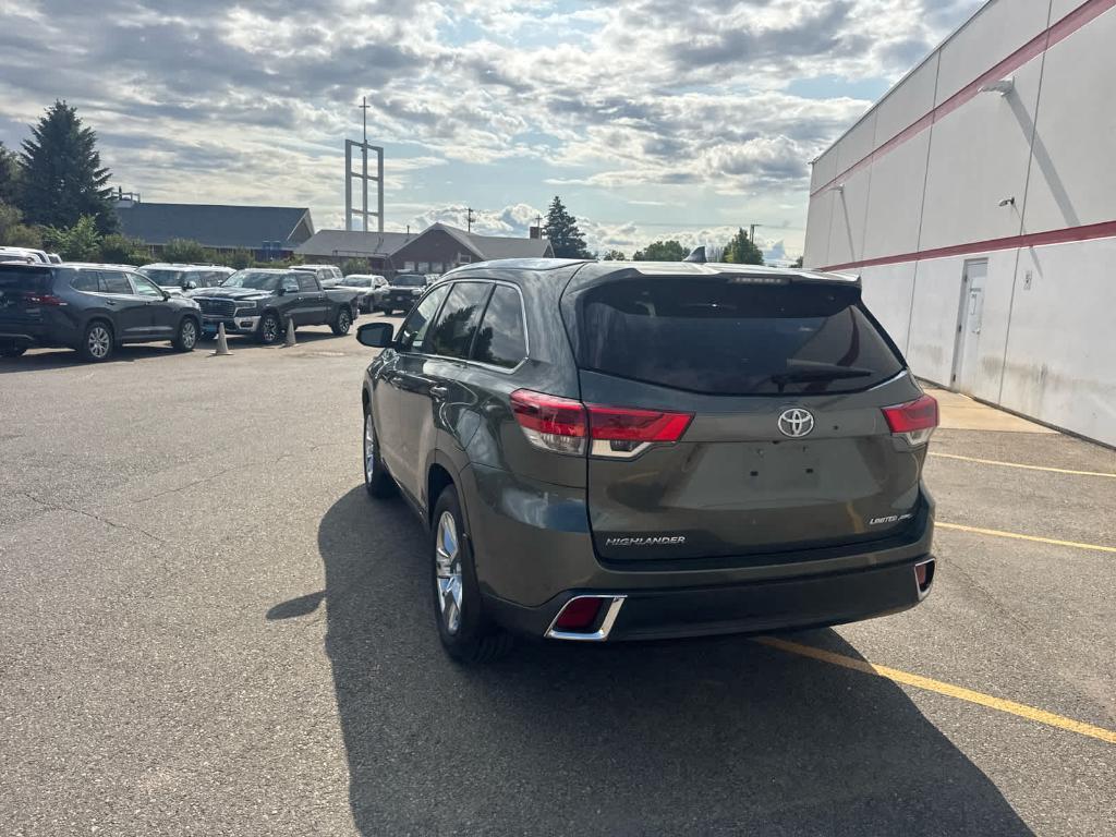 used 2019 Toyota Highlander car, priced at $27,751