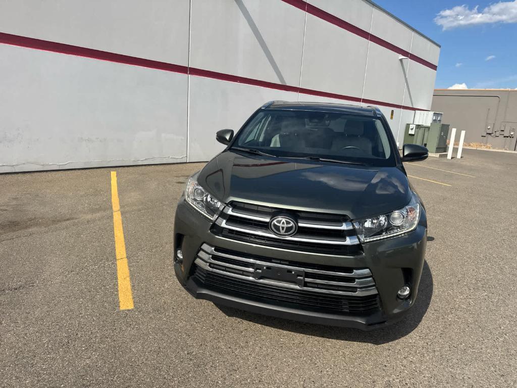 used 2019 Toyota Highlander car, priced at $27,751
