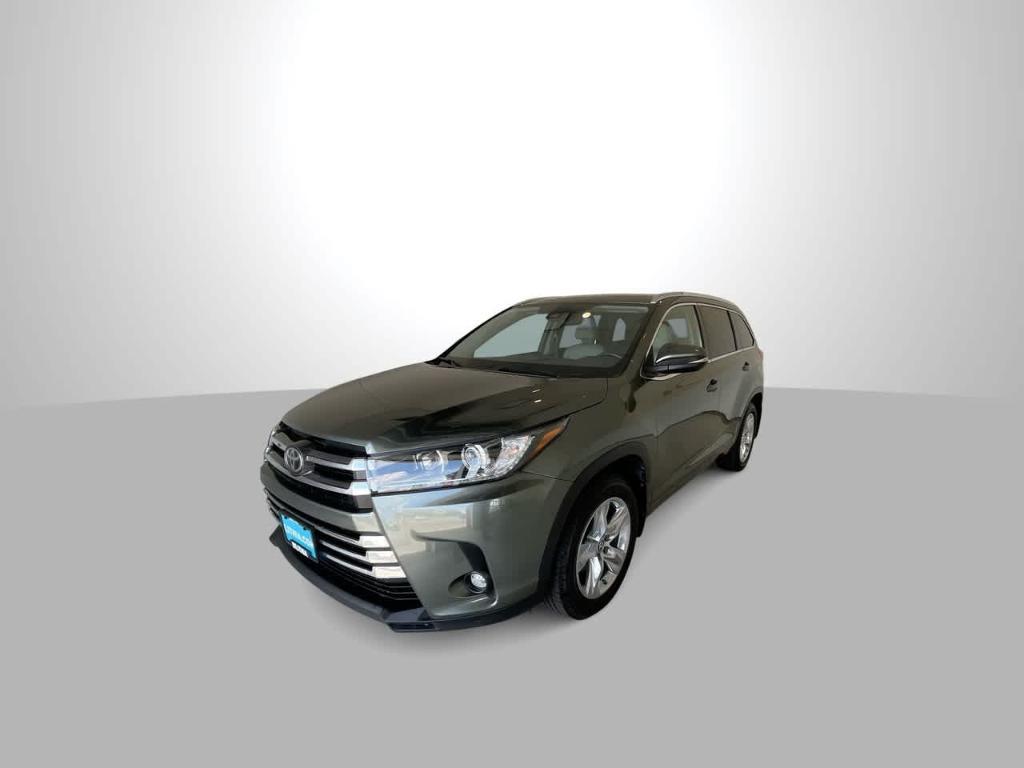 used 2019 Toyota Highlander car, priced at $27,751