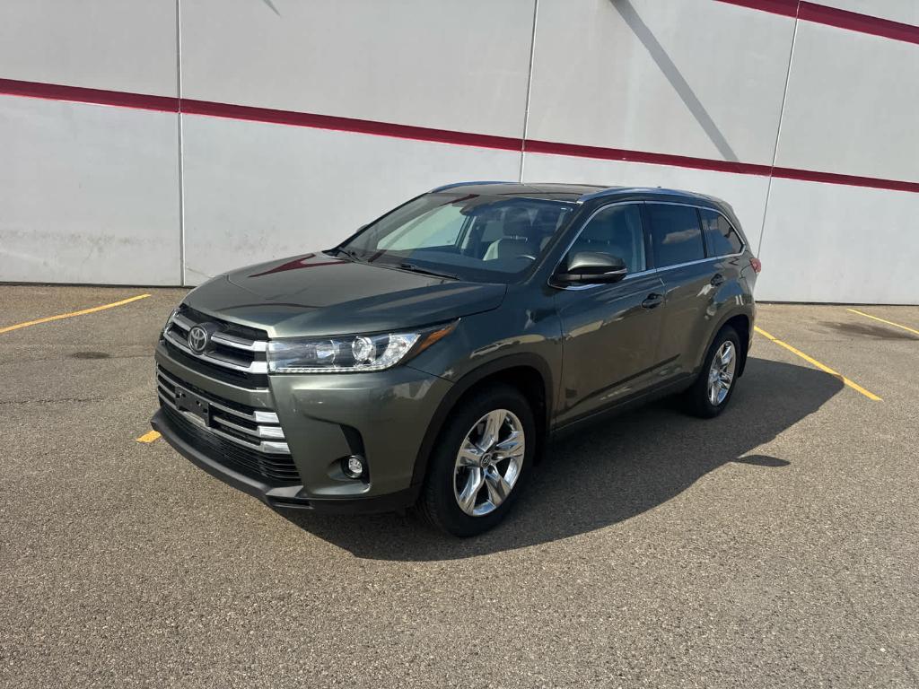 used 2019 Toyota Highlander car, priced at $27,751