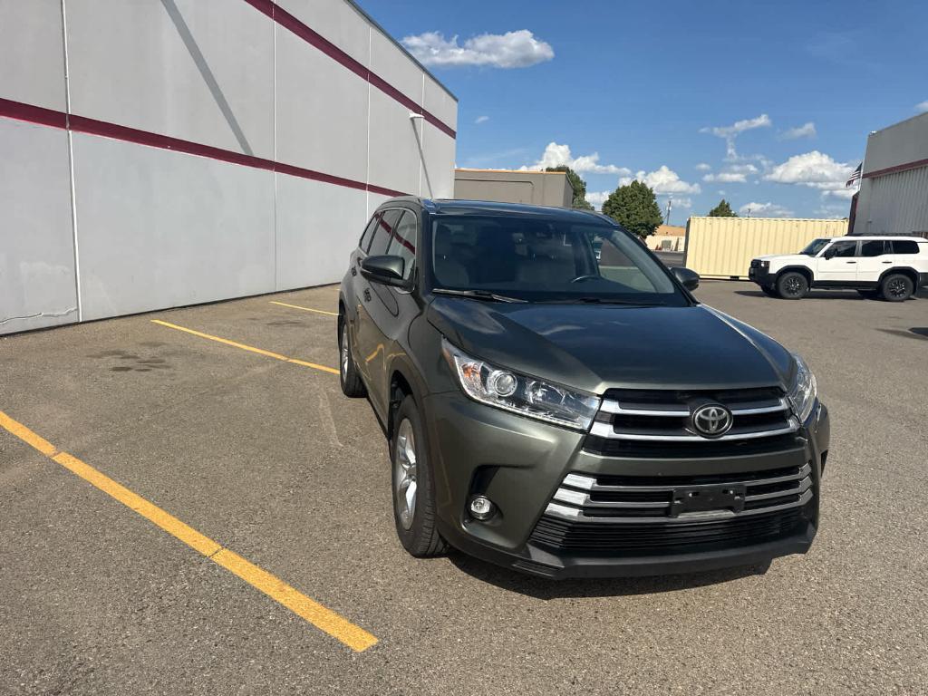 used 2019 Toyota Highlander car, priced at $27,751