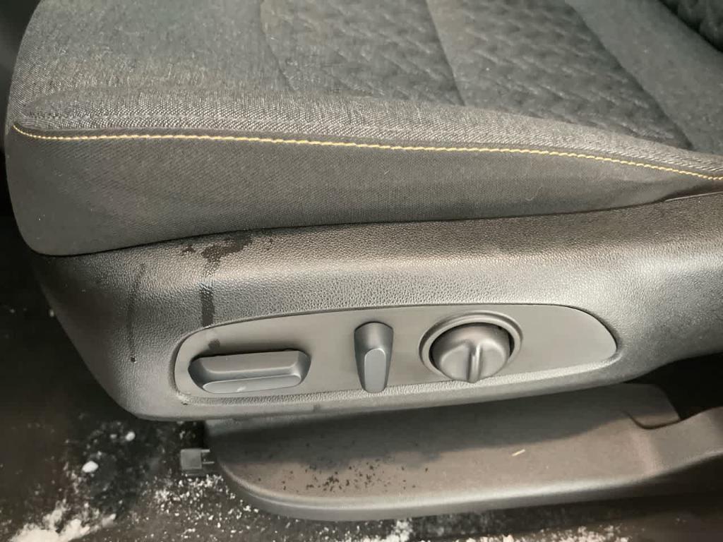 used 2023 Chevrolet Equinox car, priced at $21,860