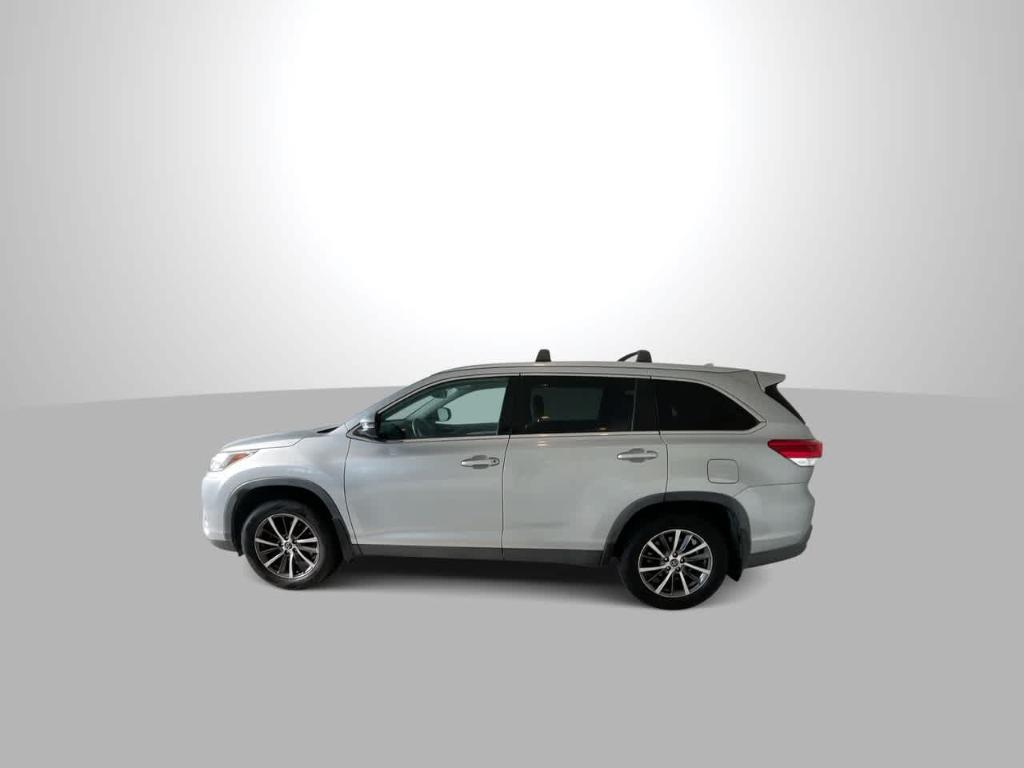 used 2019 Toyota Highlander car, priced at $28,017