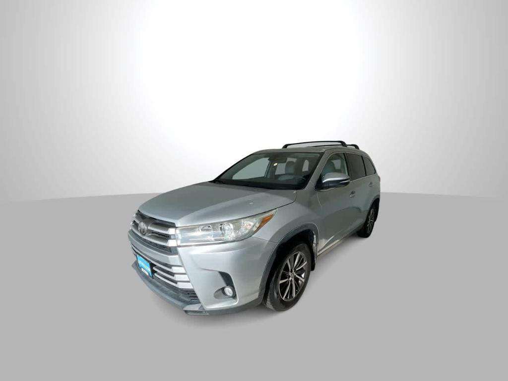 used 2019 Toyota Highlander car, priced at $28,017