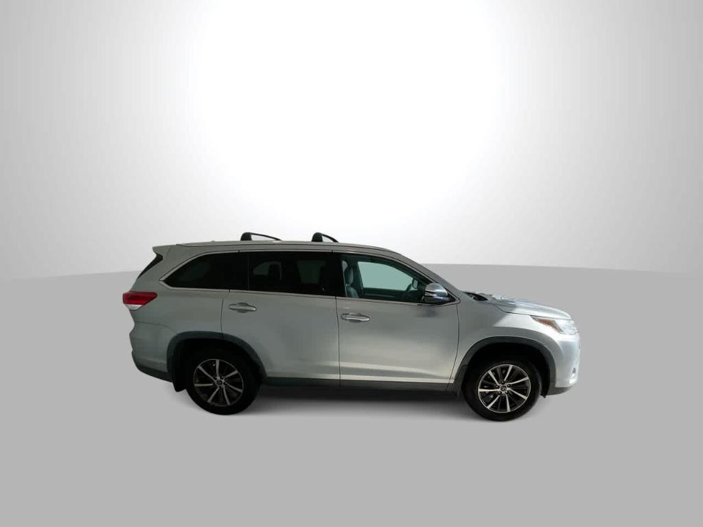 used 2019 Toyota Highlander car, priced at $28,017