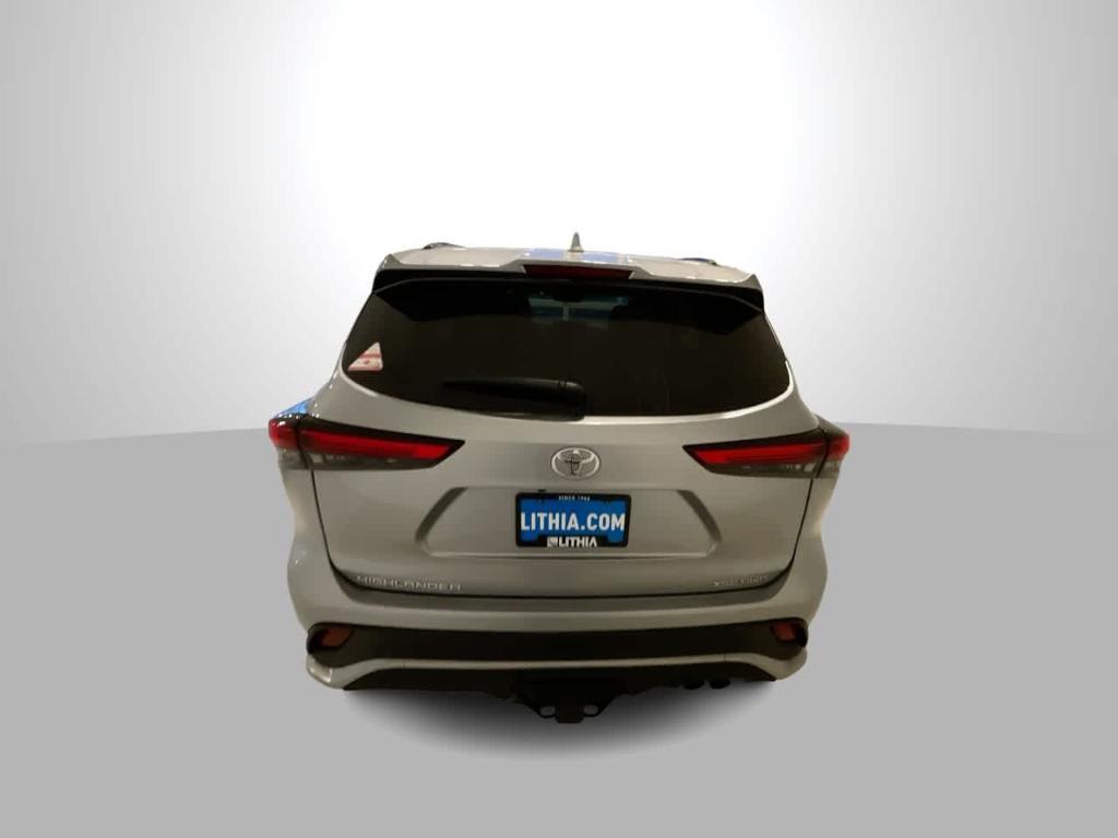 used 2022 Toyota Highlander car, priced at $38,415