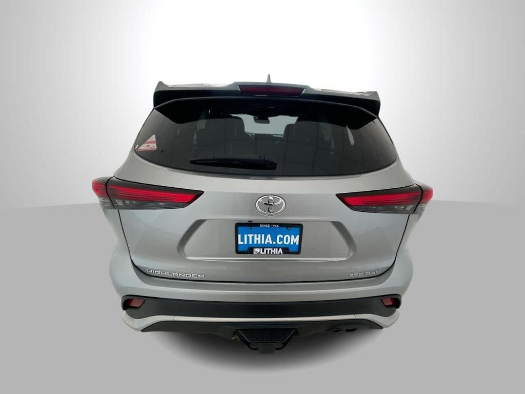 used 2022 Toyota Highlander car, priced at $38,415