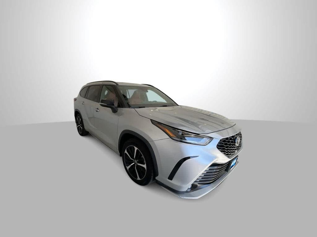 used 2022 Toyota Highlander car, priced at $38,415