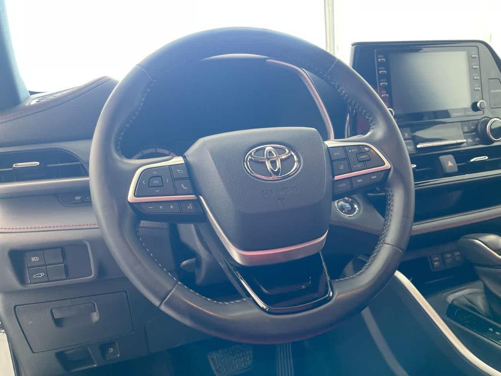 used 2022 Toyota Highlander car, priced at $38,415