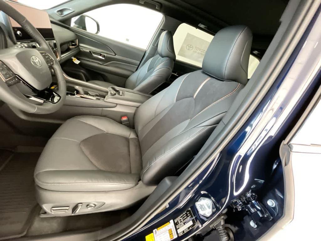 new 2025 Toyota Grand Highlander Hybrid car, priced at $61,628