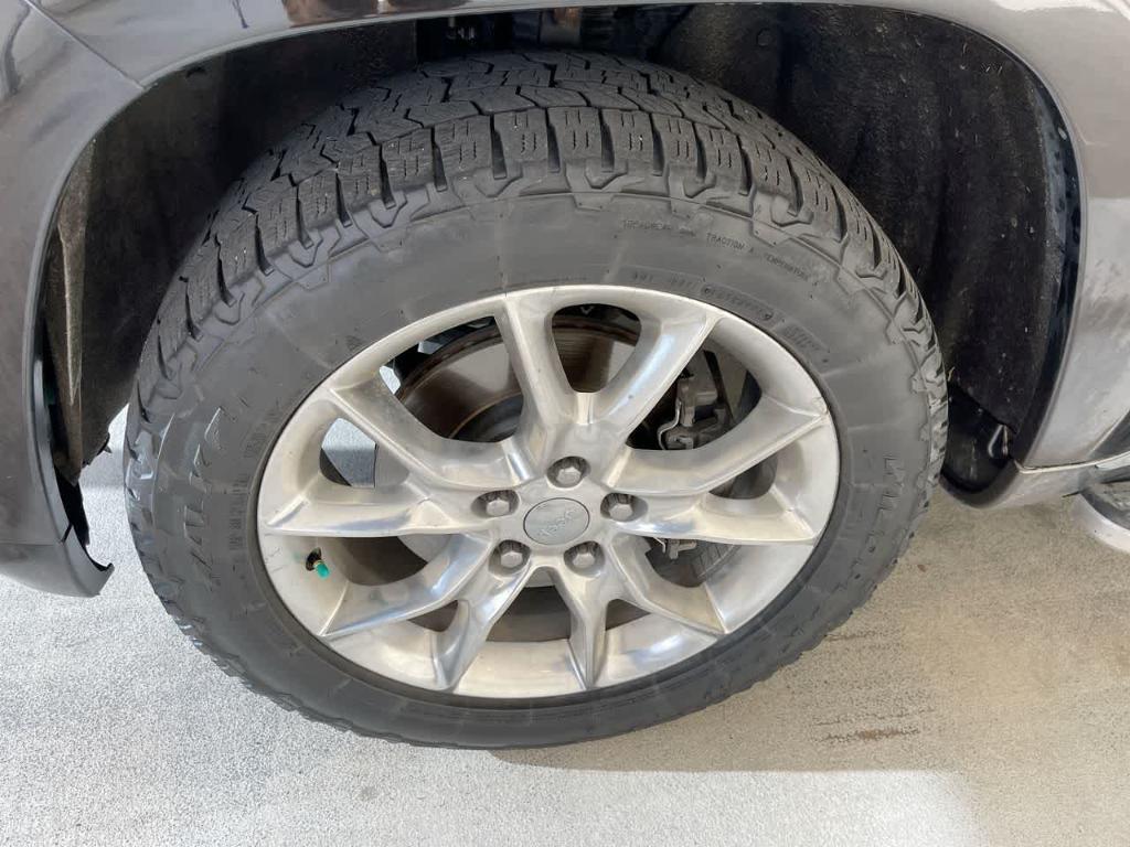 used 2014 Jeep Grand Cherokee car, priced at $11,682