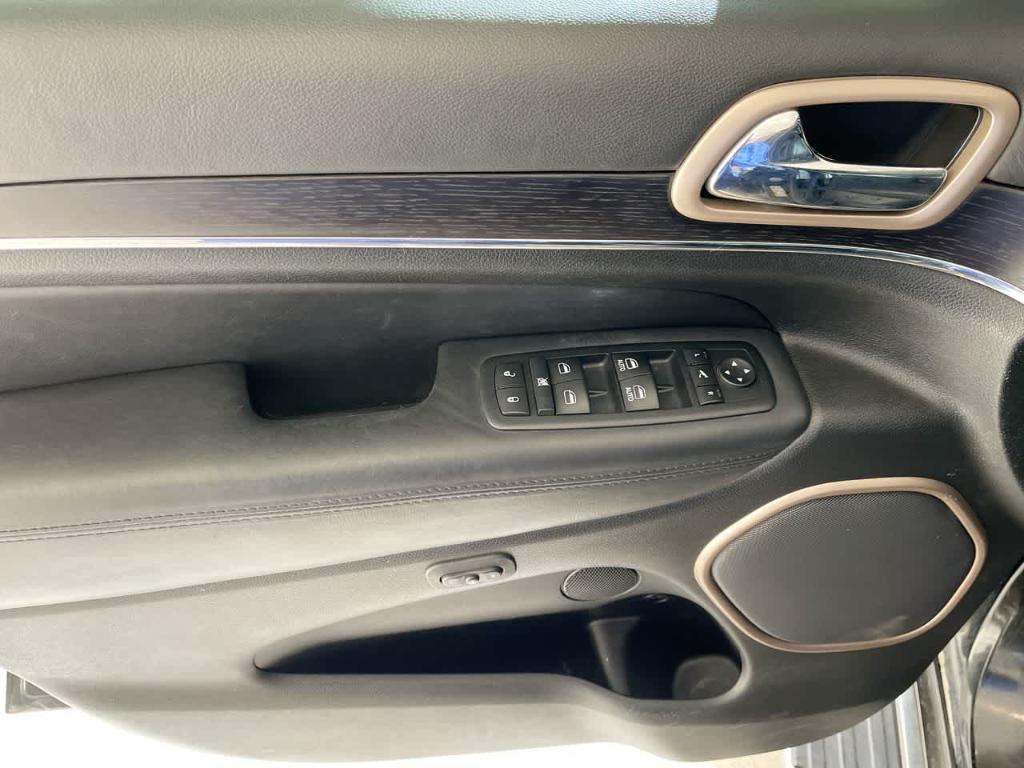 used 2014 Jeep Grand Cherokee car, priced at $11,682