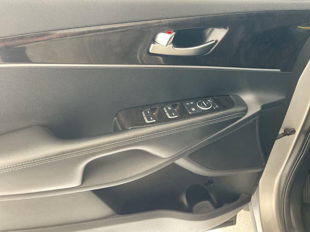 used 2016 Kia Sorento car, priced at $13,008