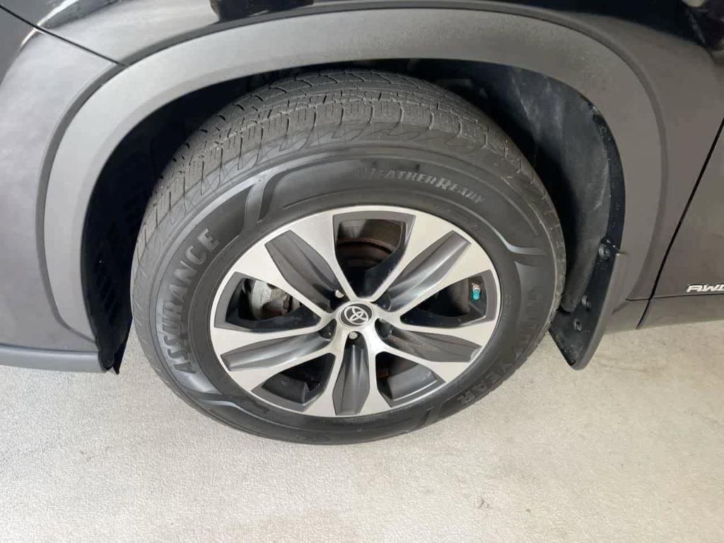 used 2021 Toyota Highlander Hybrid car, priced at $33,719