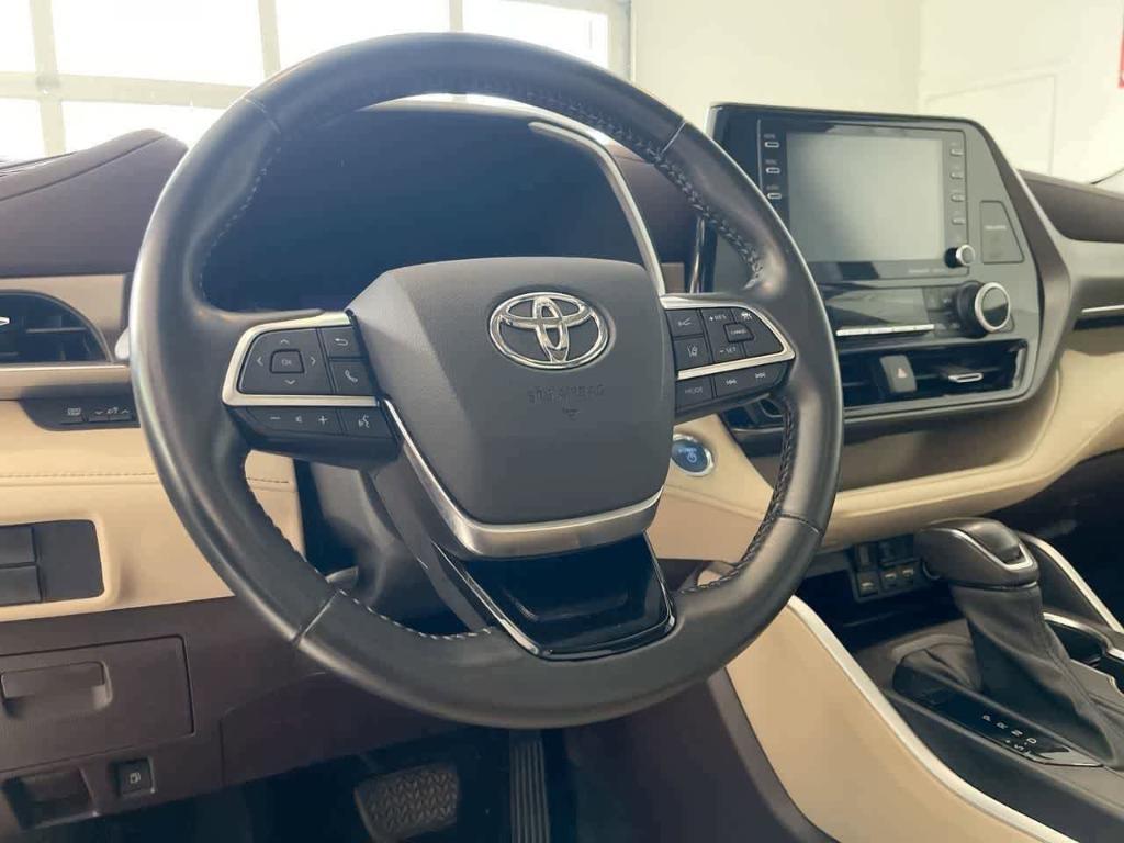 used 2021 Toyota Highlander Hybrid car, priced at $33,719