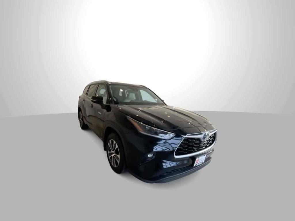 used 2021 Toyota Highlander Hybrid car, priced at $33,719