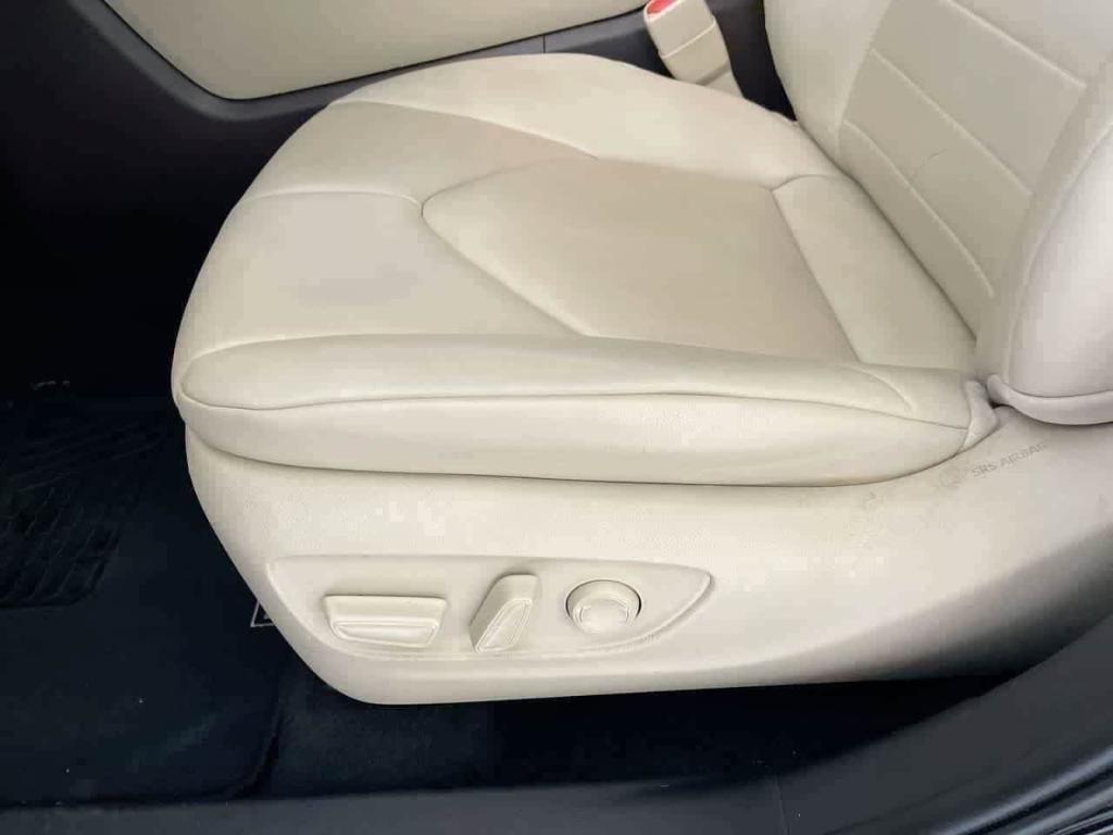 used 2021 Toyota Highlander Hybrid car, priced at $33,719