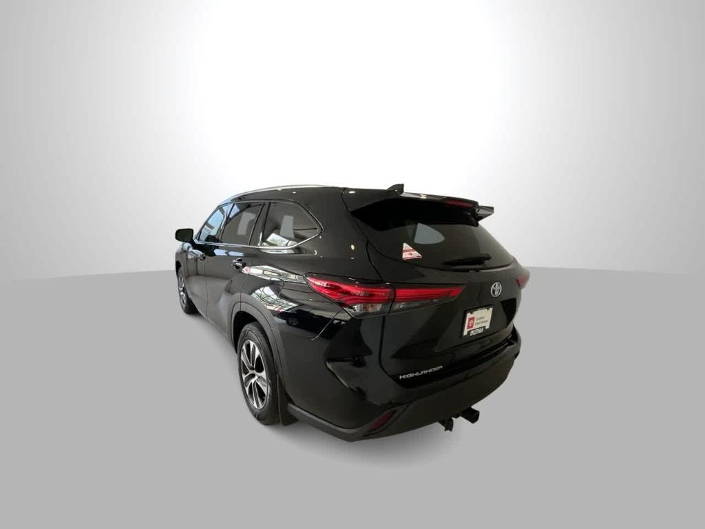 used 2021 Toyota Highlander Hybrid car, priced at $32,677