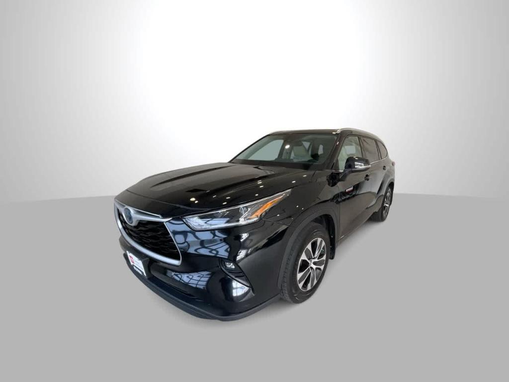 used 2021 Toyota Highlander Hybrid car, priced at $32,677