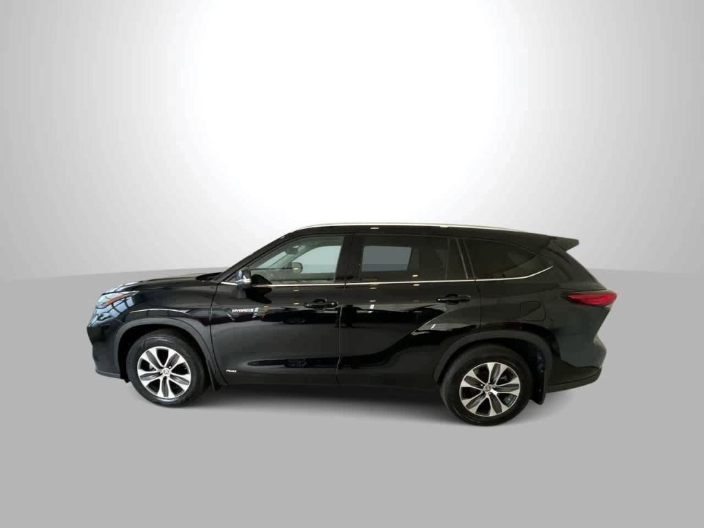 used 2021 Toyota Highlander Hybrid car, priced at $33,719