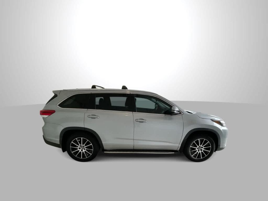 used 2019 Toyota Highlander car, priced at $26,588