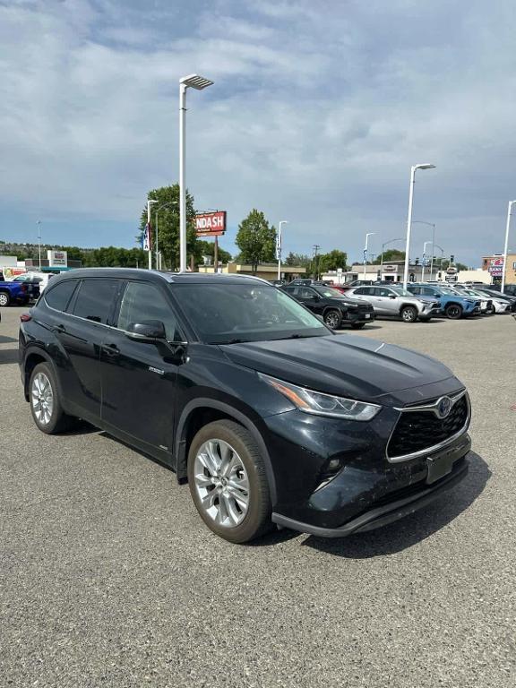 used 2020 Toyota Highlander Hybrid car, priced at $31,125