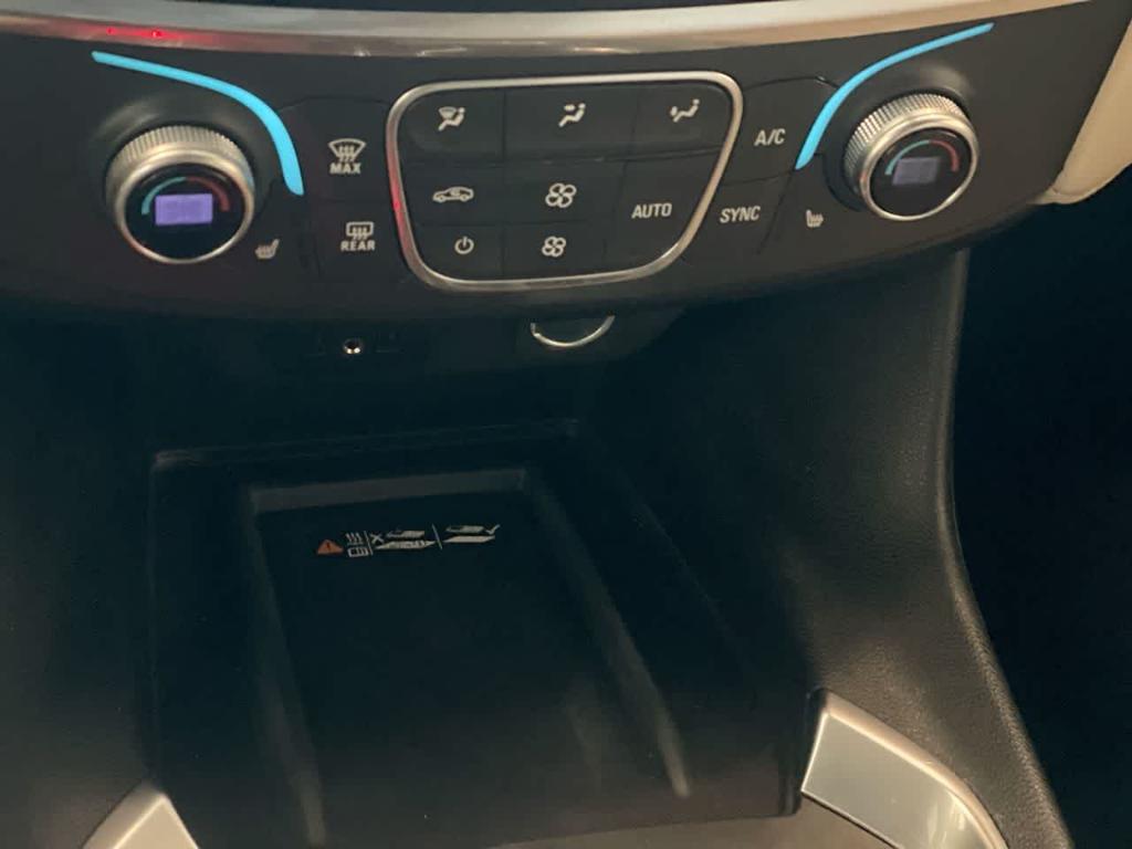 used 2022 Chevrolet Traverse car, priced at $26,870