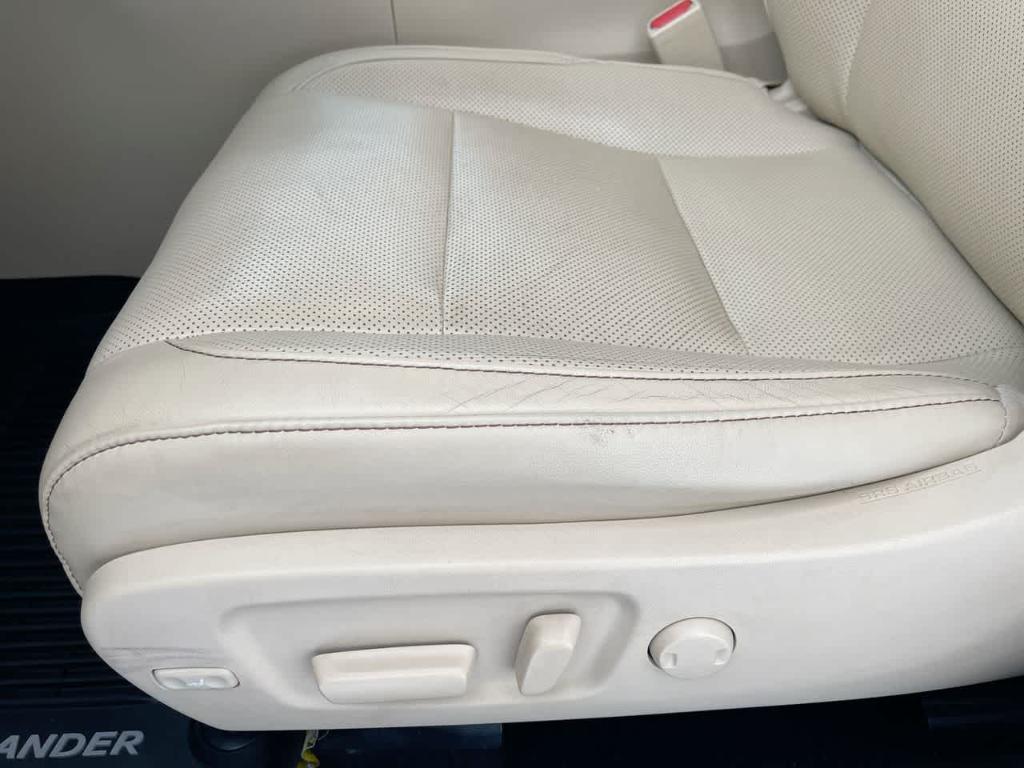 used 2018 Toyota Highlander car, priced at $21,423