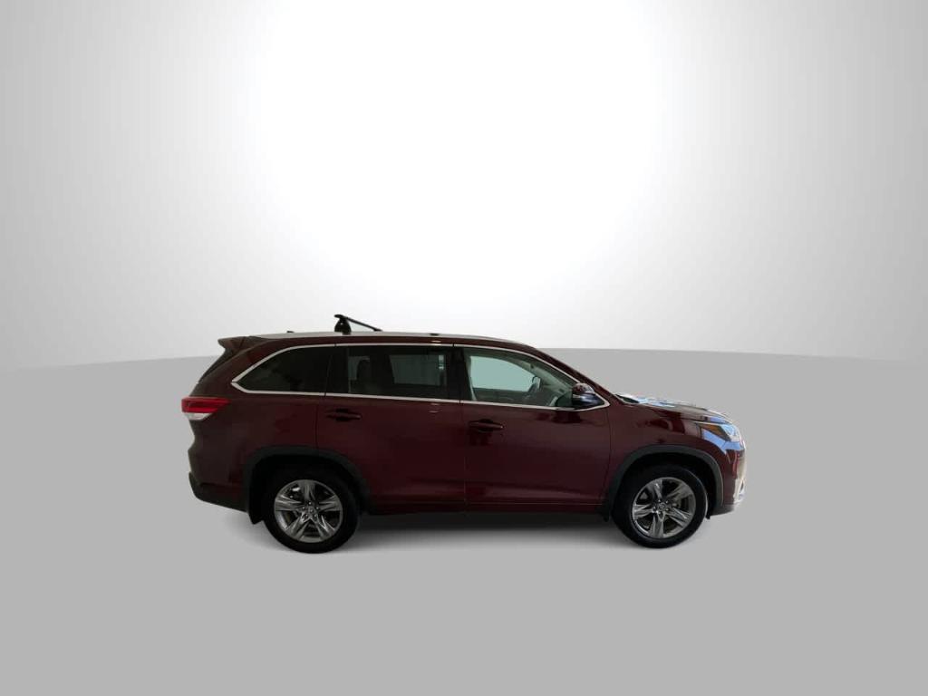 used 2018 Toyota Highlander car, priced at $21,423