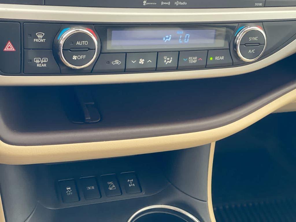 used 2018 Toyota Highlander car, priced at $21,423