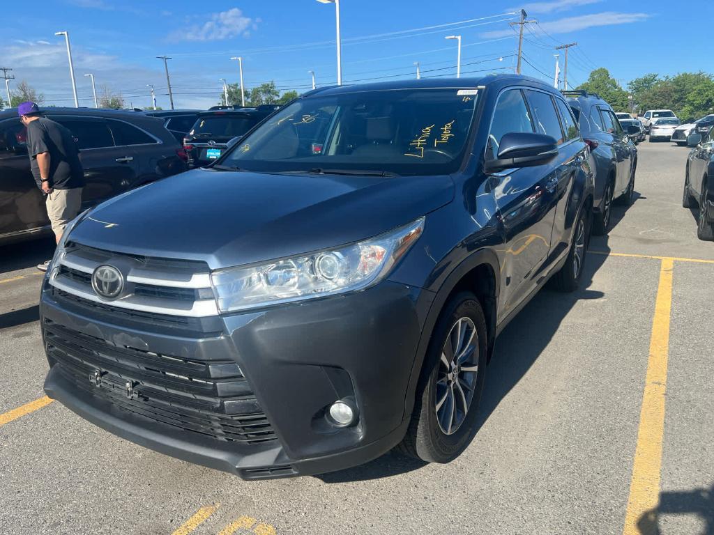 used 2019 Toyota Highlander car, priced at $31,749