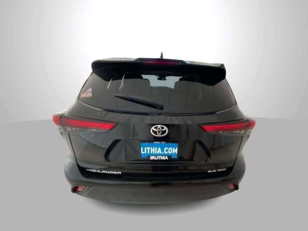 used 2021 Toyota Highlander car, priced at $28,319