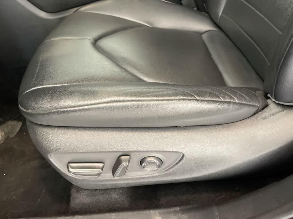 used 2021 Toyota Highlander car, priced at $29,182