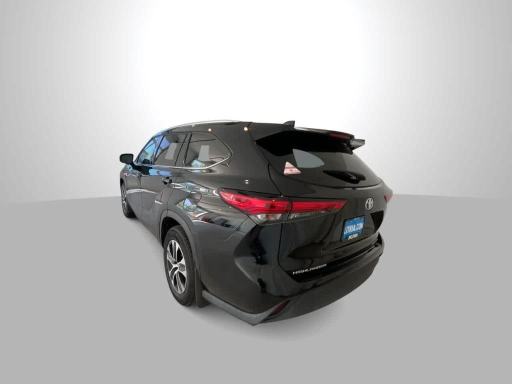 used 2021 Toyota Highlander car, priced at $29,182