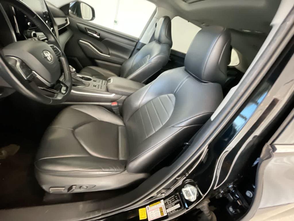 used 2021 Toyota Highlander car, priced at $29,182