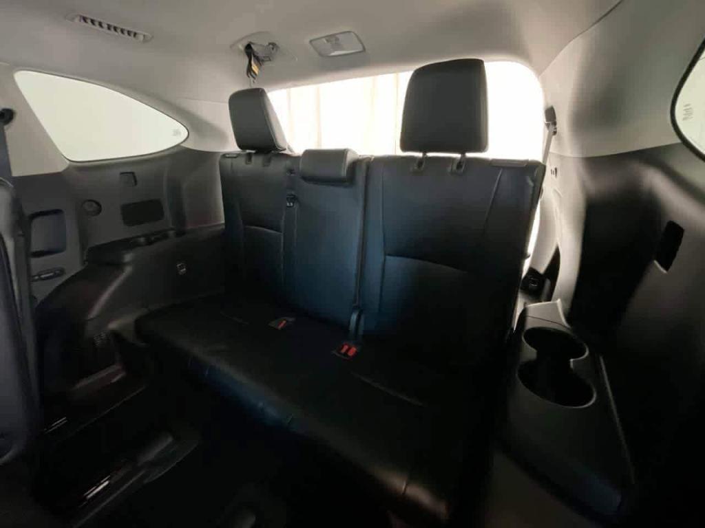 used 2021 Toyota Highlander car, priced at $28,319