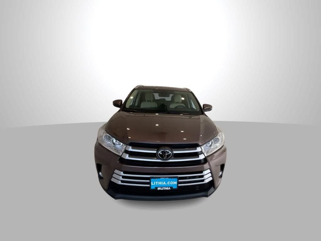 used 2018 Toyota Highlander car, priced at $33,163