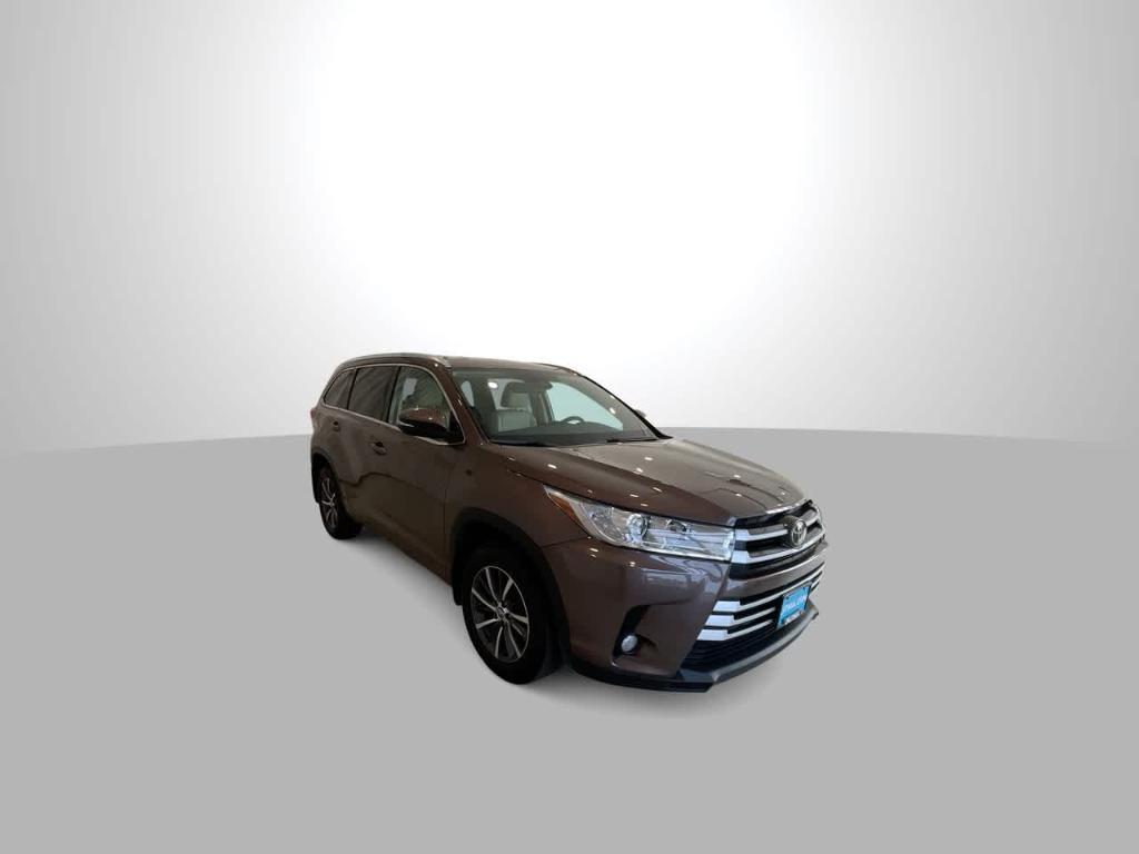 used 2018 Toyota Highlander car, priced at $33,163