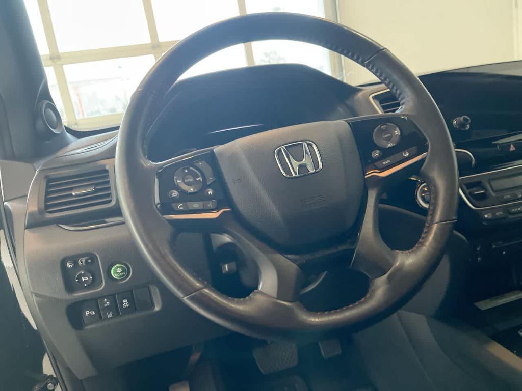 used 2022 Honda Pilot car, priced at $26,496
